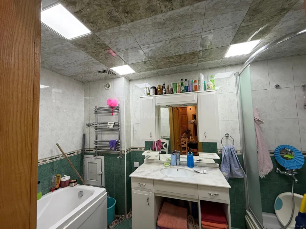 Satılır 4 otaqlı mənzil 115 m²