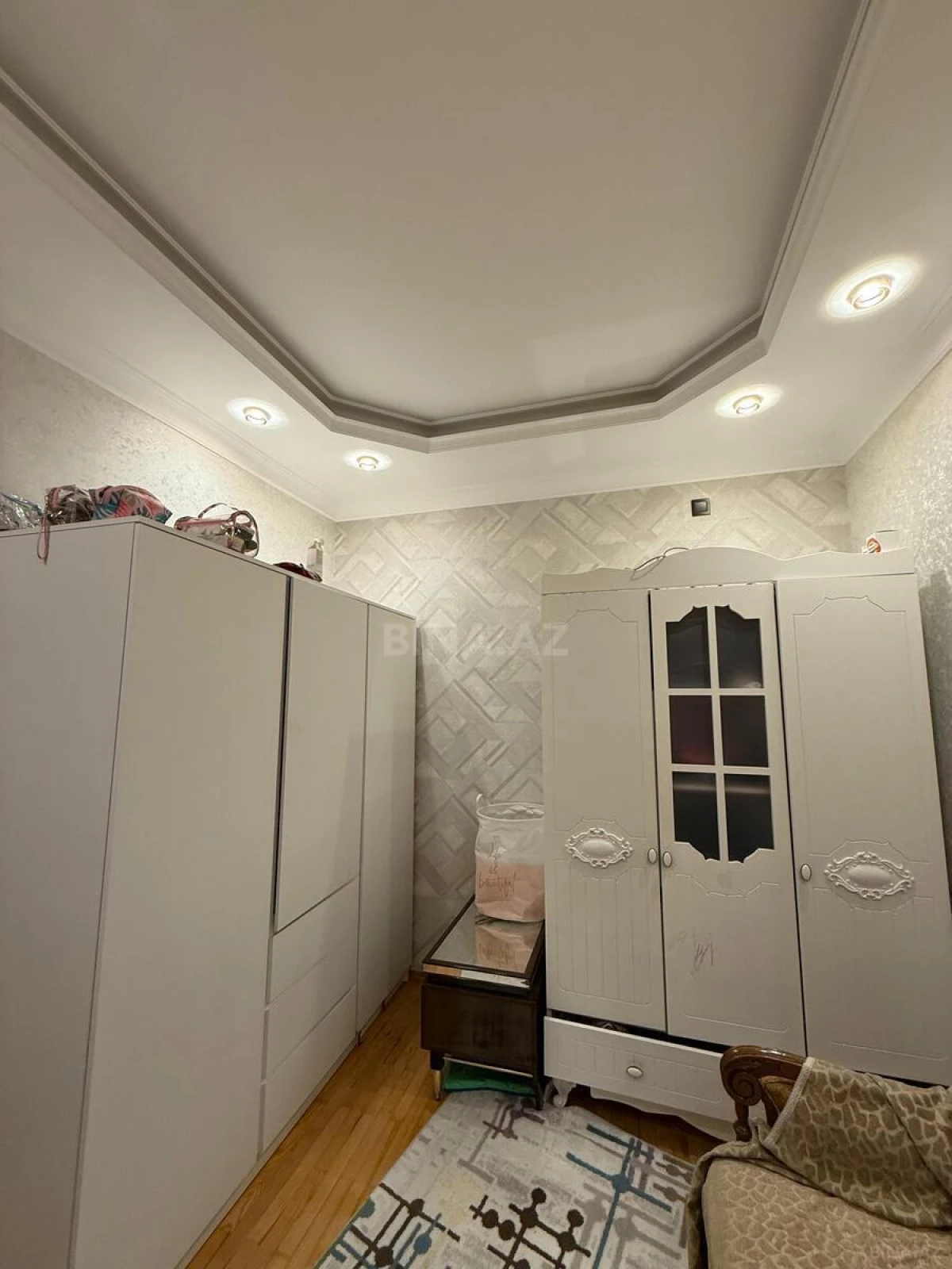 Satılır 4 otaqlı mənzil 115 m²