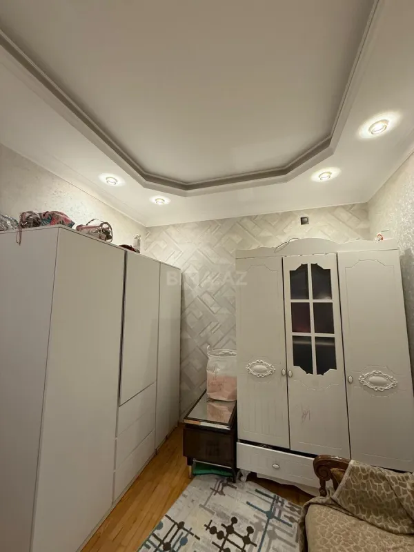 Satılır 4 otaqlı mənzil 115 m²