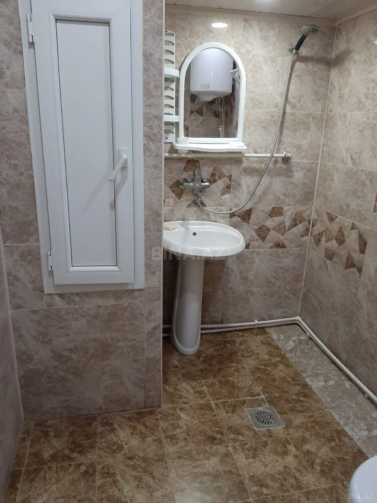 Kirayə verilir 1 otaqlı mənzil 45 m²
