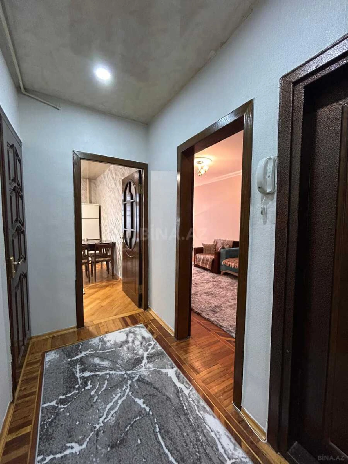 Kirayə verilir 2 otaqlı mənzil 70 m²