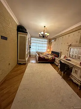 Satılır 4 otaqlı mənzil 140 m²