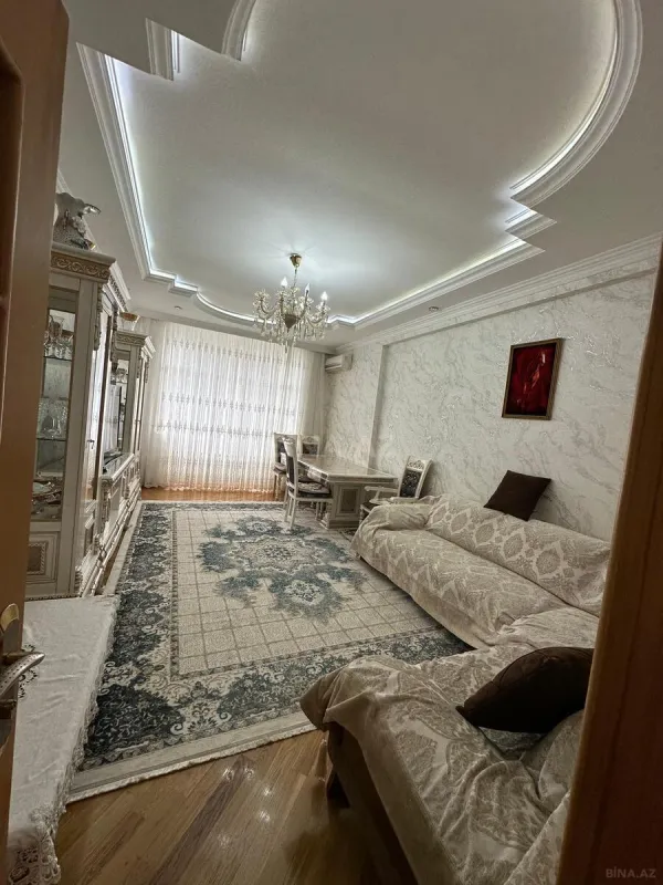 Satılır 4 otaqlı mənzil 140 m²