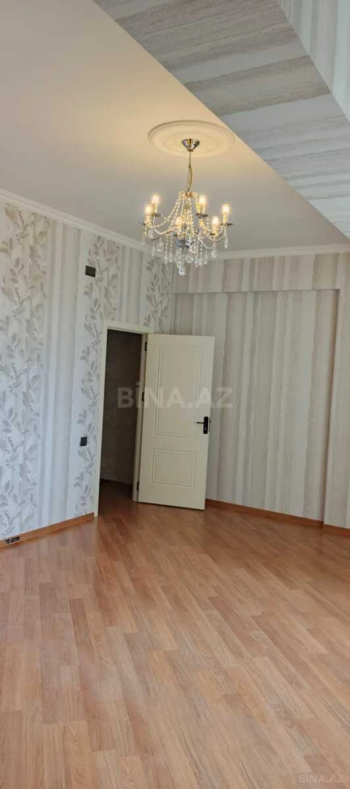 Satılır 2 otaqlı mənzil 79.6 m²