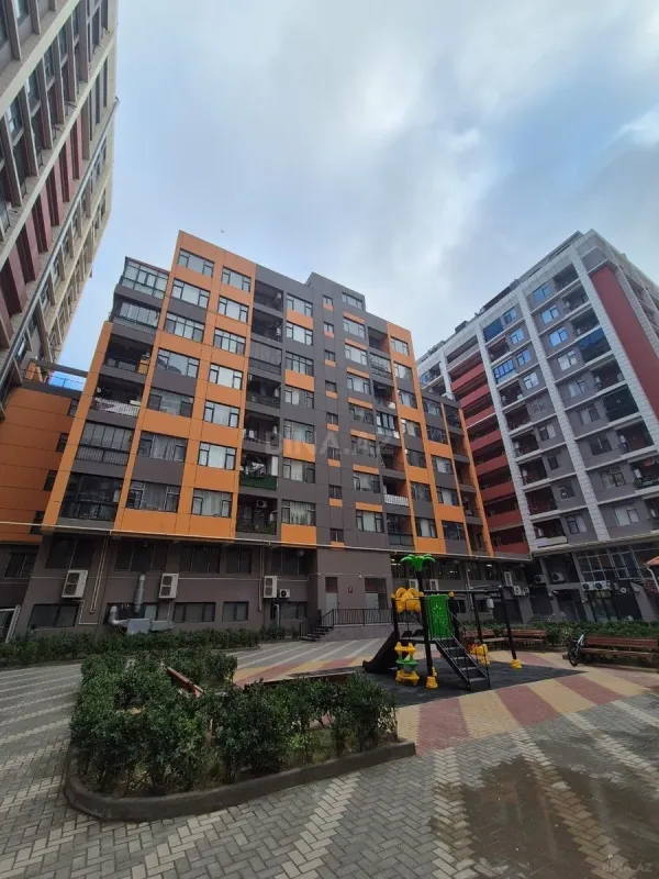 Satılır 3 otaqlı mənzil 110 m²