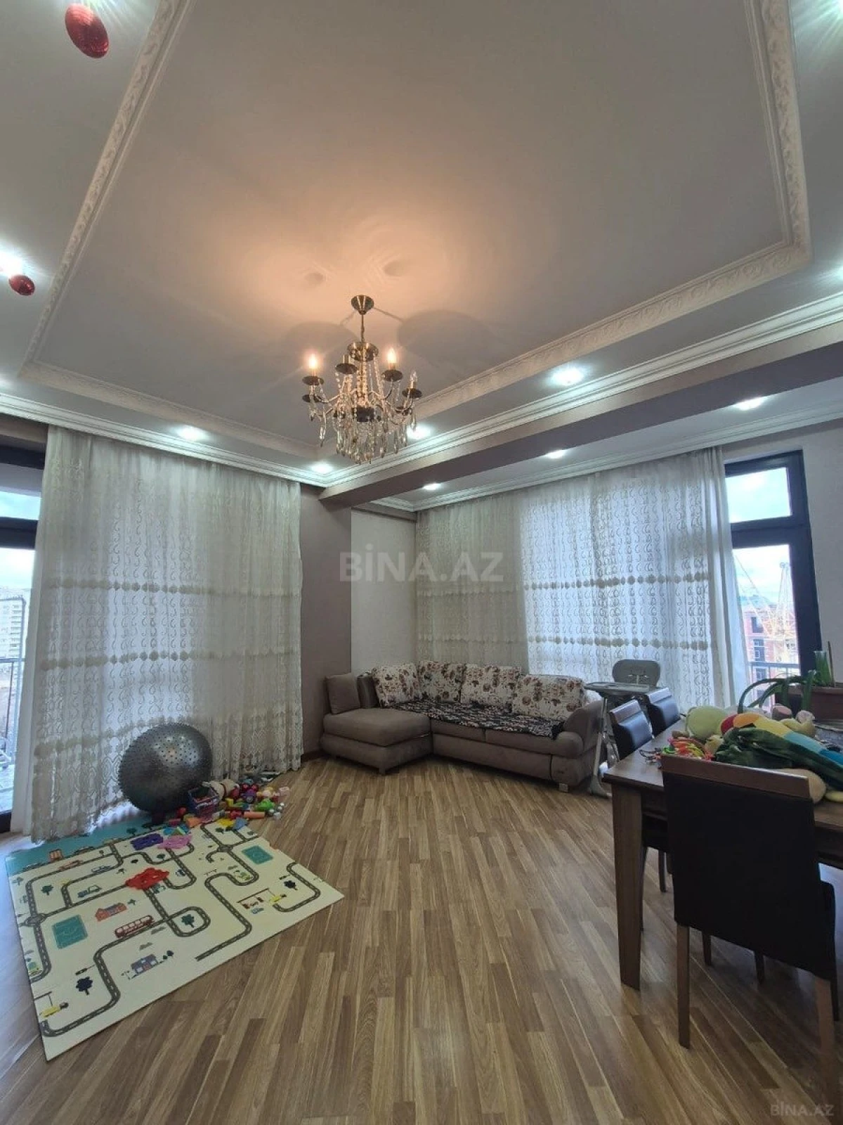 Satılır 3 otaqlı mənzil 110 m²