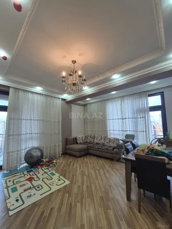 Satılır 3 otaqlı mənzil 110 m²
