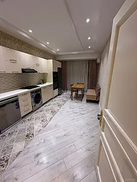 Kirayə verilir 2 otaqlı mənzil 92 m²