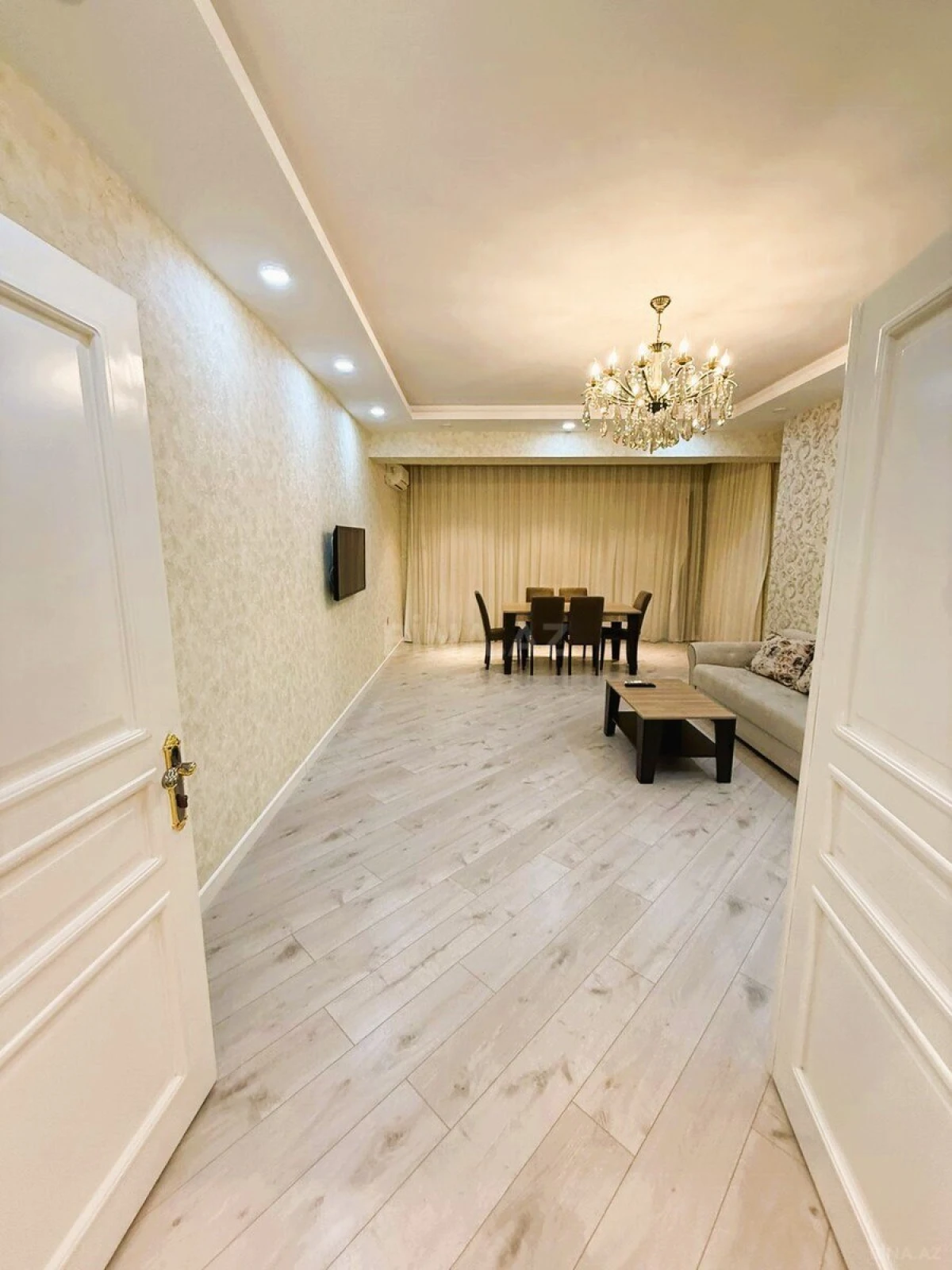 Kirayə verilir 2 otaqlı mənzil 92 m²