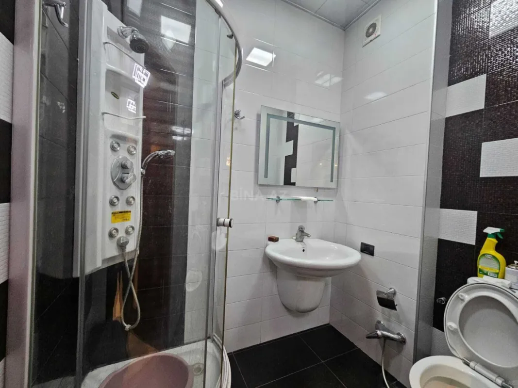 Kirayə verilir 2 otaqlı mənzil 120 m²