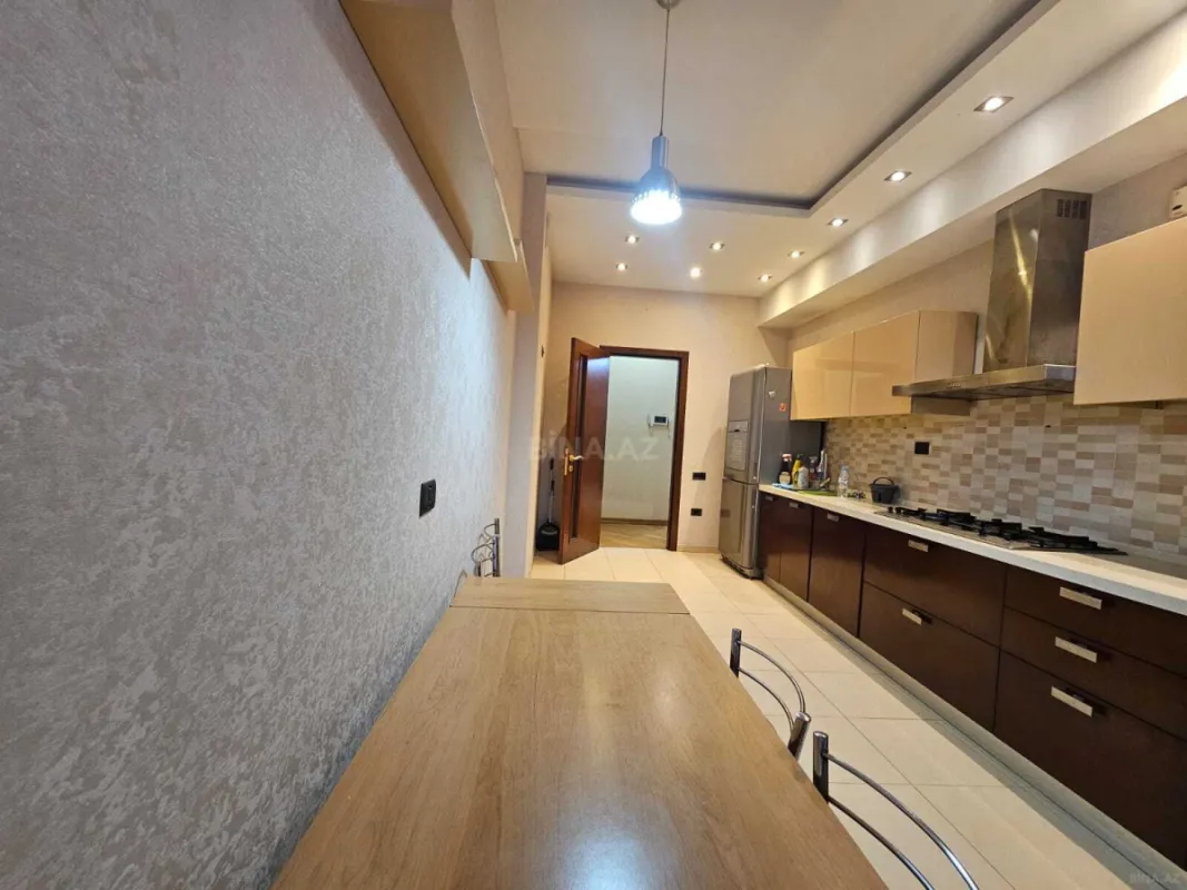 Kirayə verilir 2 otaqlı mənzil 120 m²