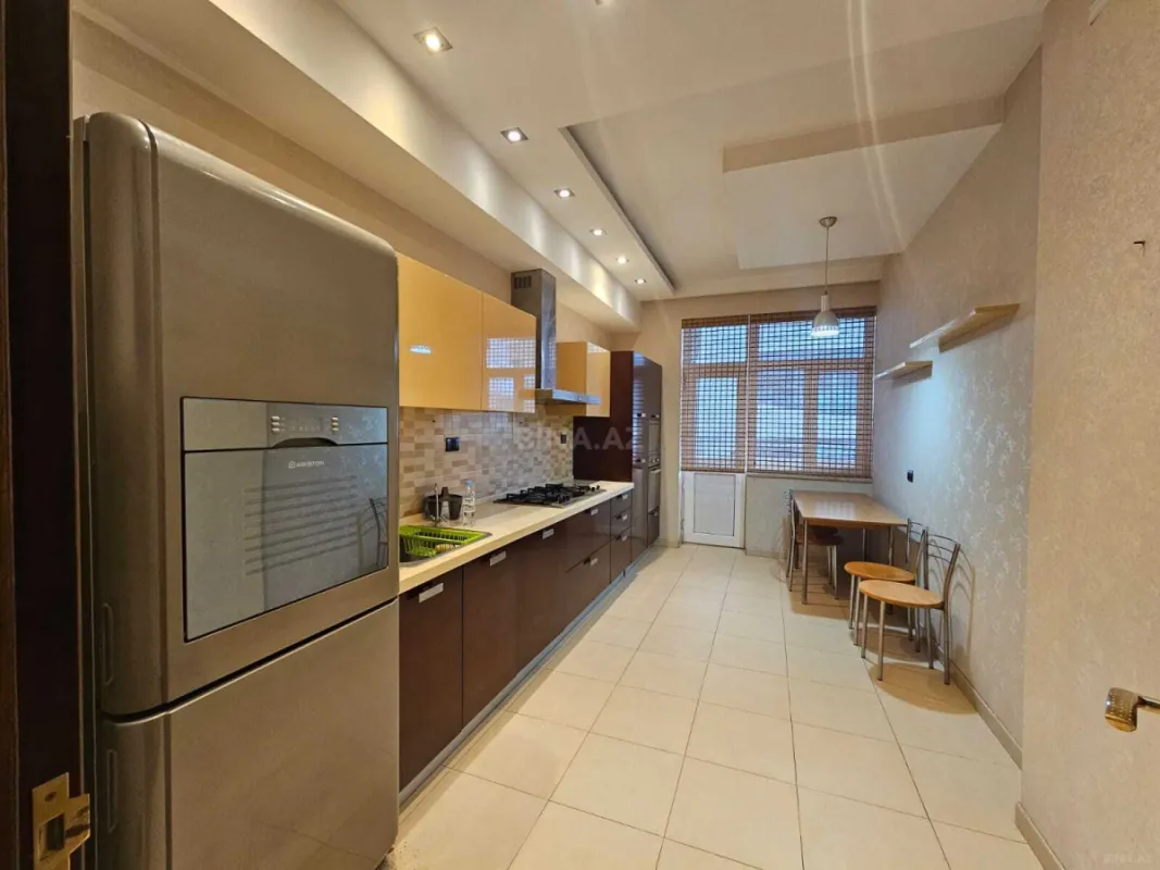 Kirayə verilir 2 otaqlı mənzil 120 m²