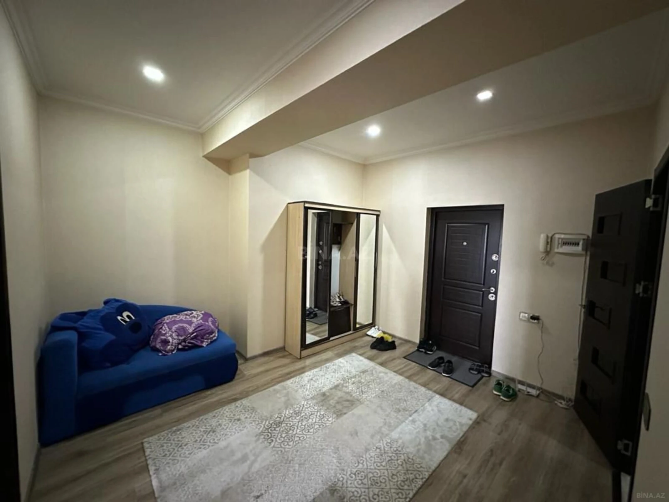 Kirayə verilir 2 otaqlı mənzil 80 m²