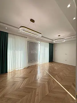 Satılır 4 otaqlı mənzil 180 m²