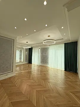 Satılır 4 otaqlı mənzil 180 m²