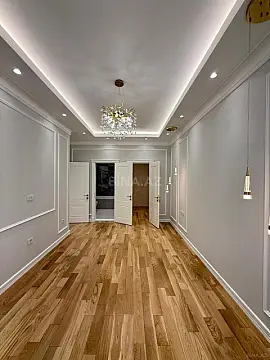 Satılır 4 otaqlı mənzil 180 m²