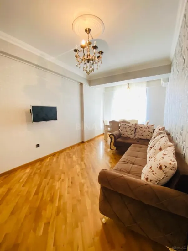 Kirayə verilir 2 otaqlı mənzil 70 m²