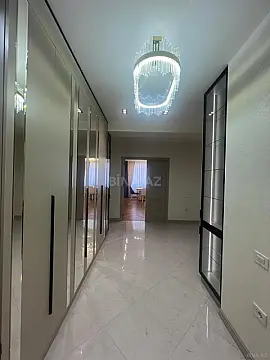 Satılır 3 otaqlı mənzil 108 m²