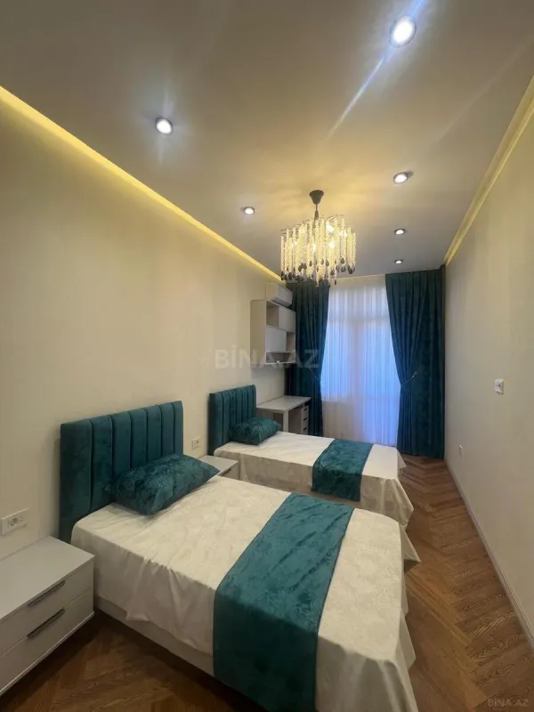 Satılır 3 otaqlı mənzil 108 m²