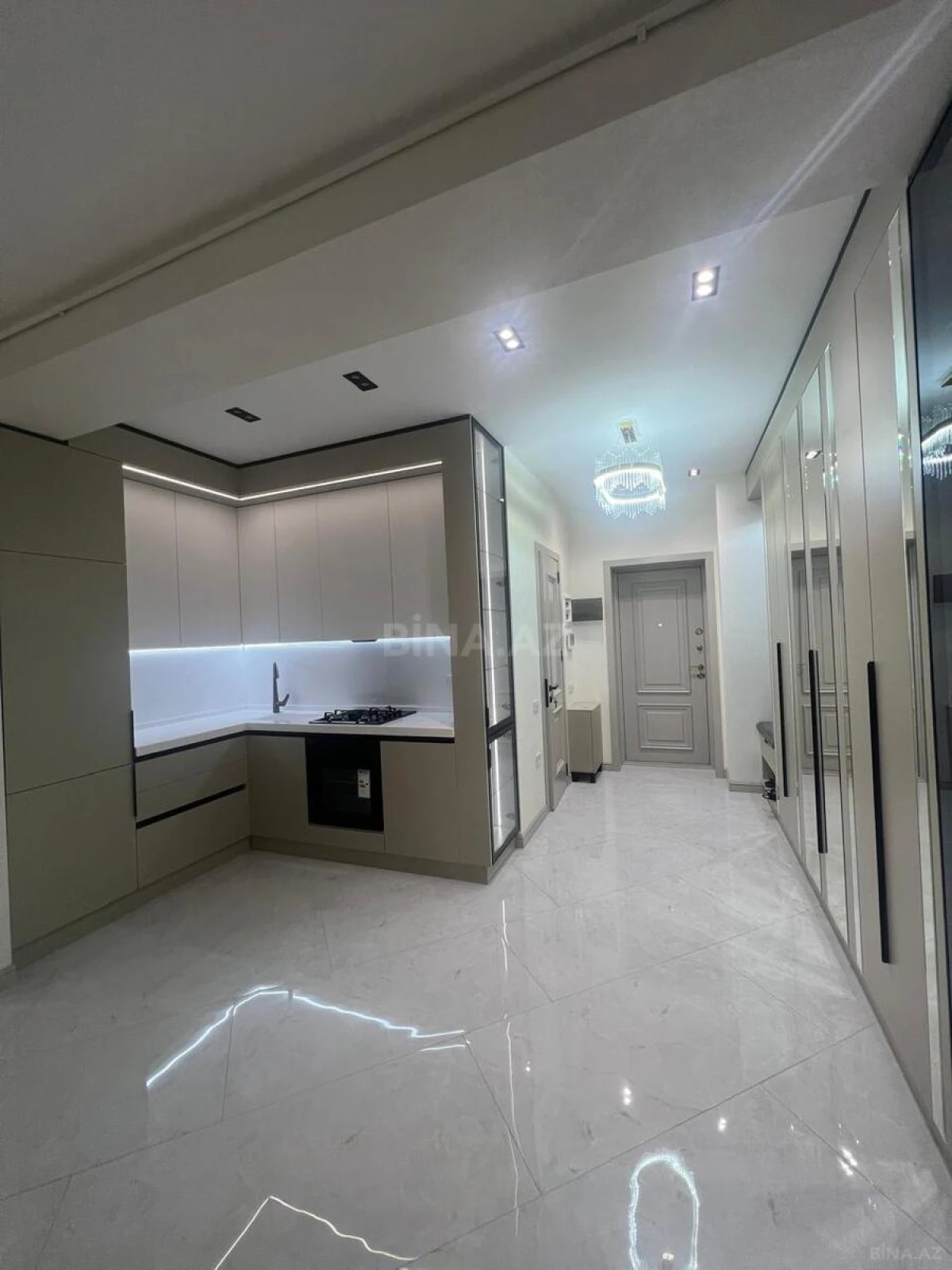 Satılır 3 otaqlı mənzil 108 m²