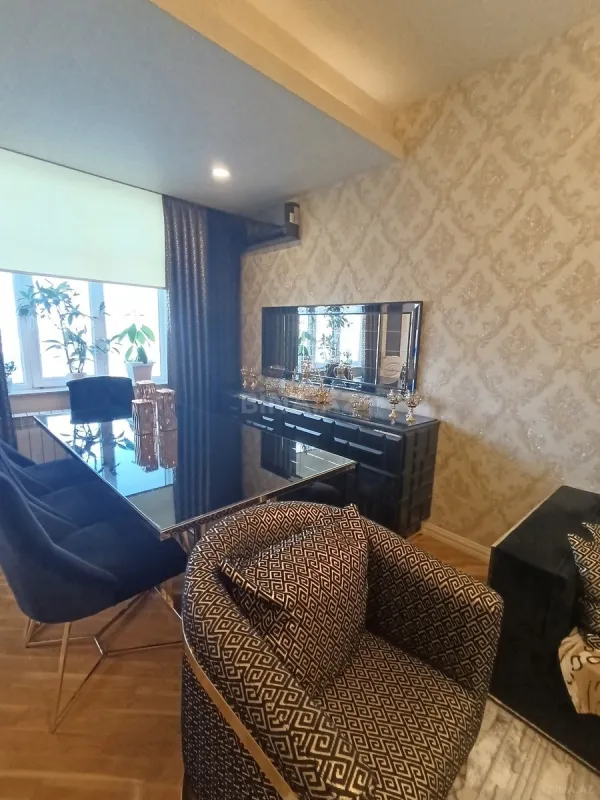 Satılır 2 otaqlı mənzil 72 m²