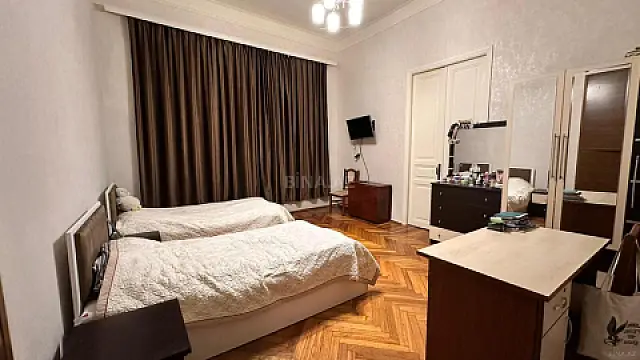 Satılır 3 otaqlı mənzil 120 m²
