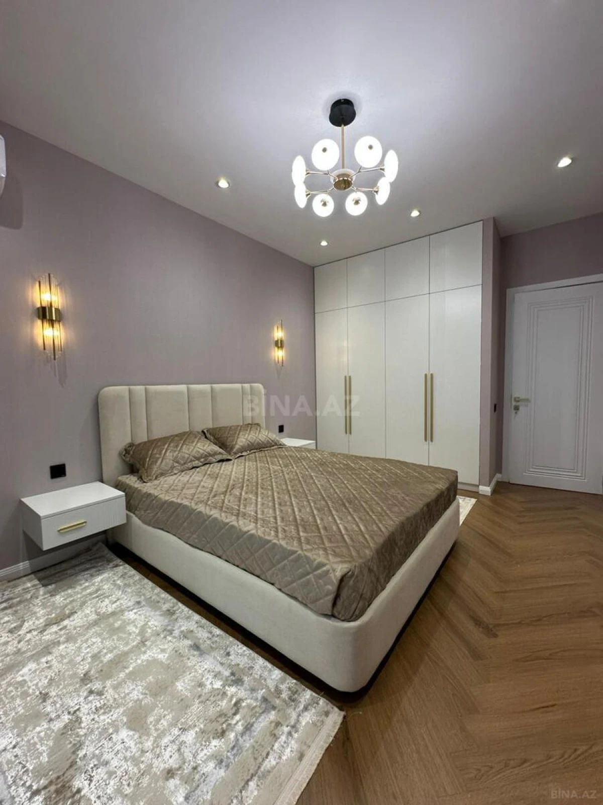 Satılır 3 otaqlı mənzil 110 m²