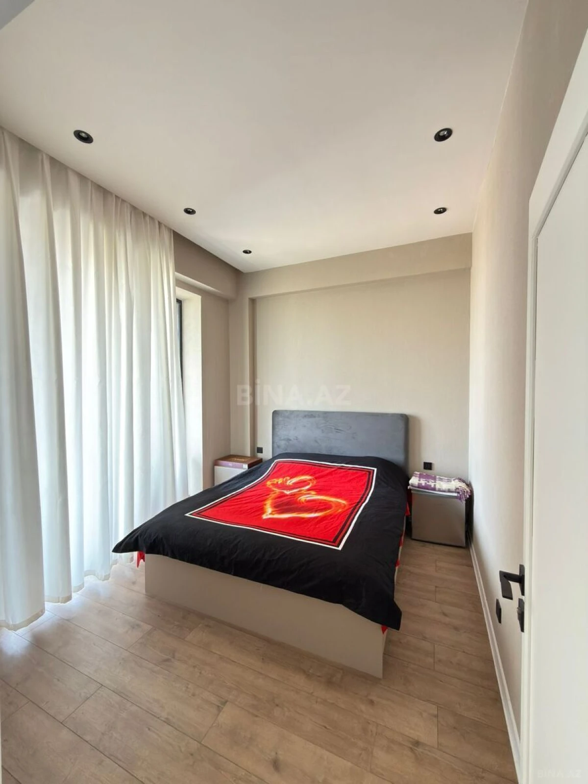 Kirayə verilir 2 otaqlı mənzil 72 m²