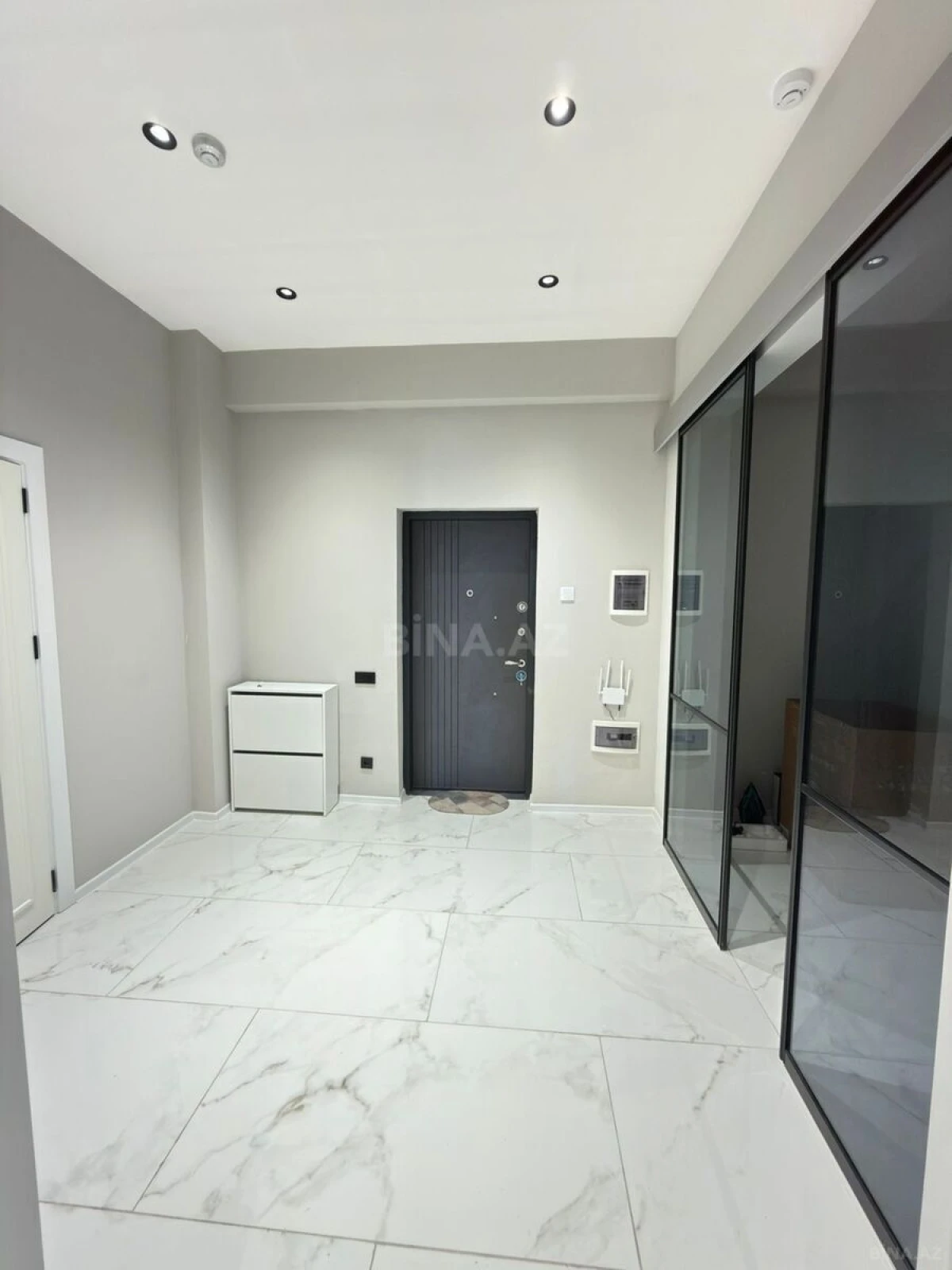 Kirayə verilir 2 otaqlı mənzil 72 m²