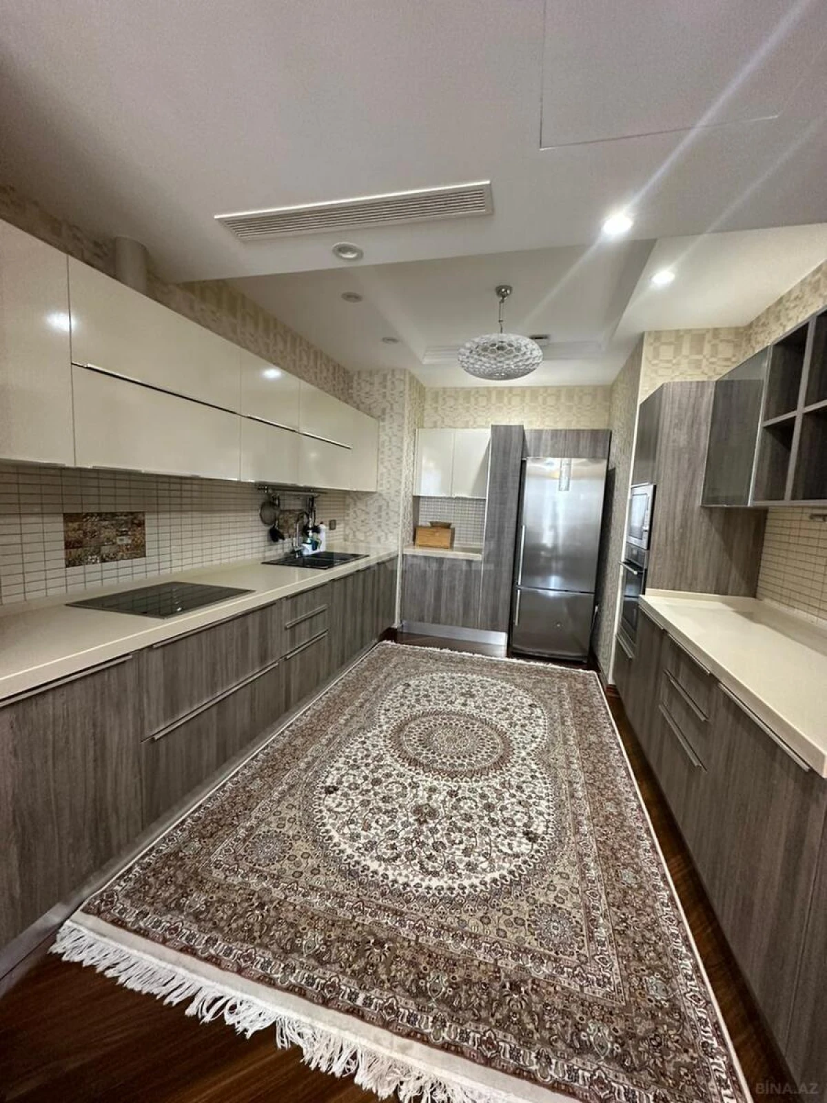 Kirayə verilir 2 otaqlı mənzil 82 m²