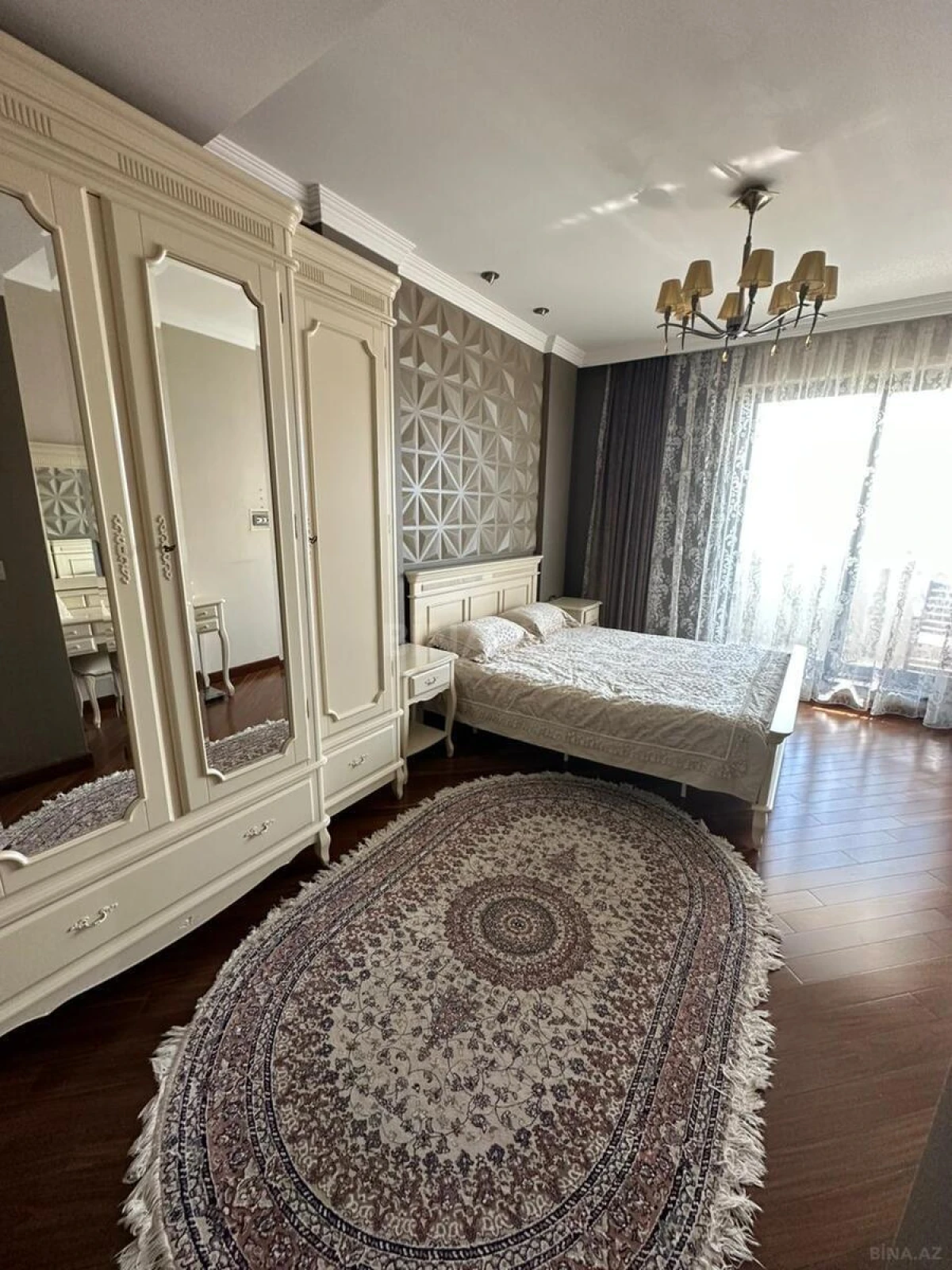 Kirayə verilir 2 otaqlı mənzil 82 m²