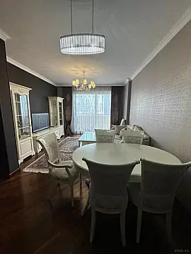 Kirayə verilir 2 otaqlı mənzil 82 m²
