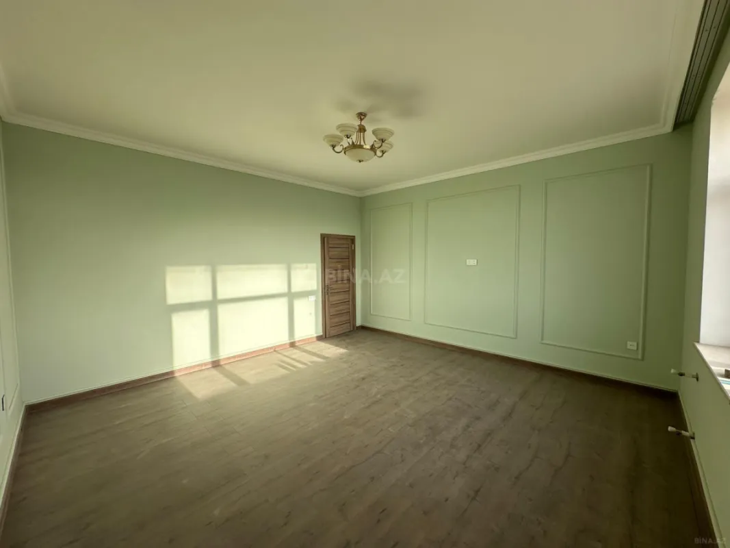 Satılır 6 otaqlı həyət evi 300 m²