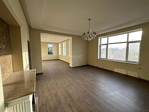 Satılır 6 otaqlı həyət evi 300 m²