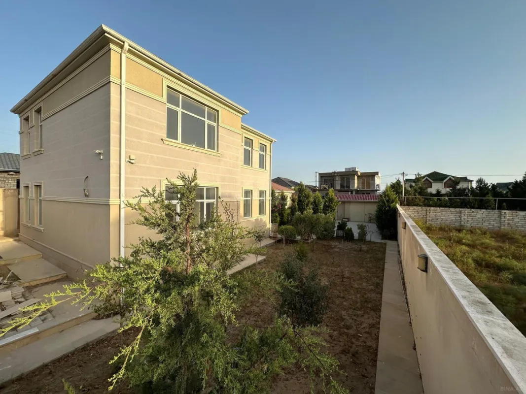 Satılır 6 otaqlı həyət evi 300 m²