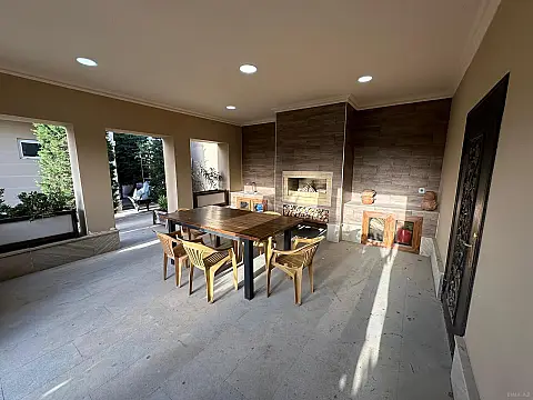Satılır 6 otaqlı həyət evi 300 m²