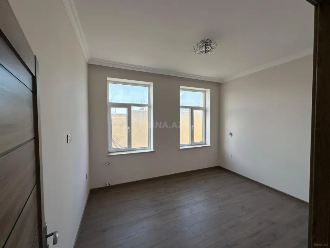 Satılır 6 otaqlı həyət evi 300 m²