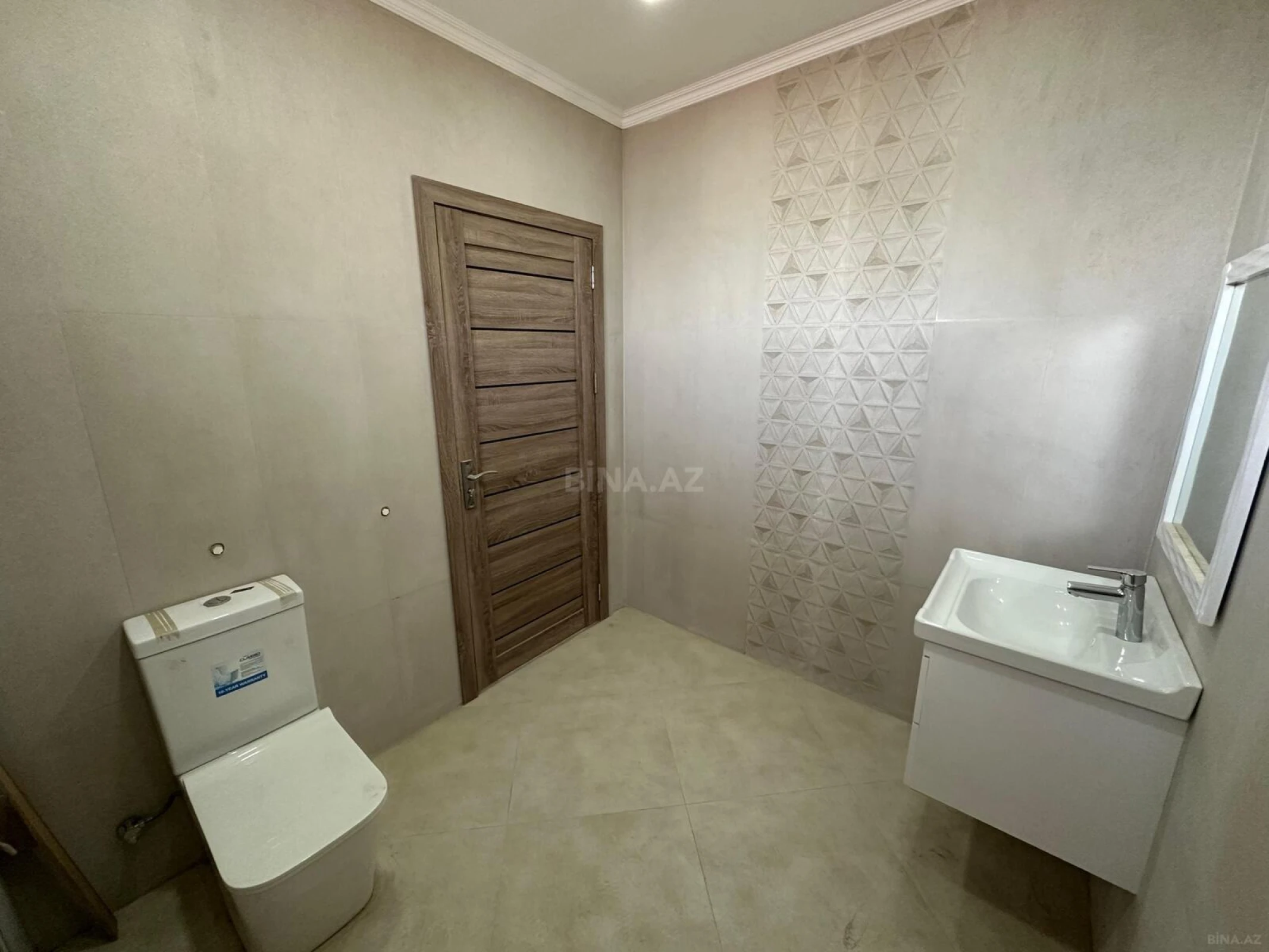 Satılır 6 otaqlı həyət evi 300 m²