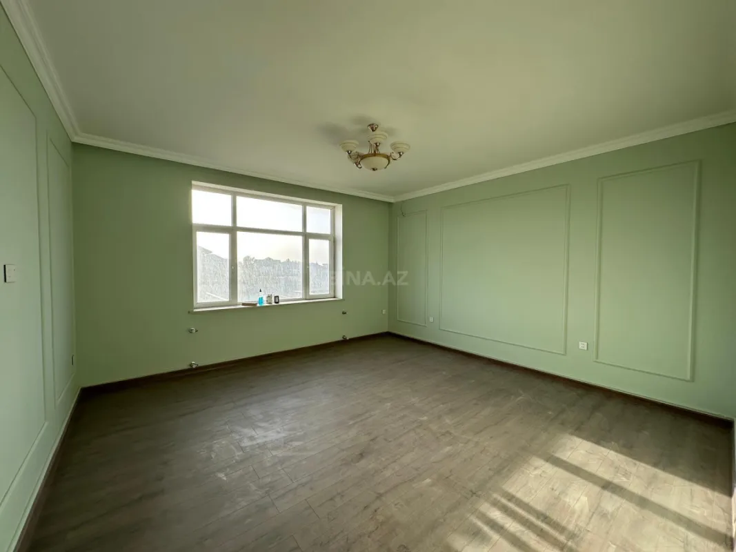 Satılır 6 otaqlı həyət evi 300 m²