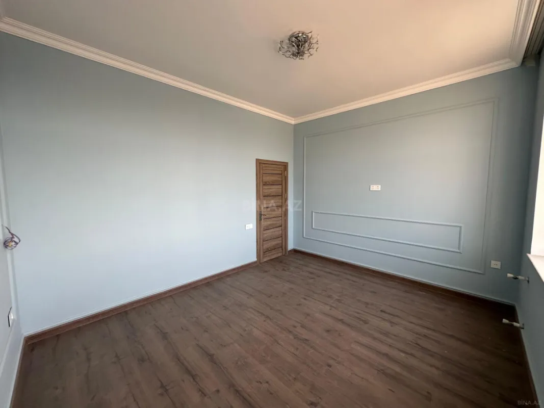 Satılır 6 otaqlı həyət evi 300 m²