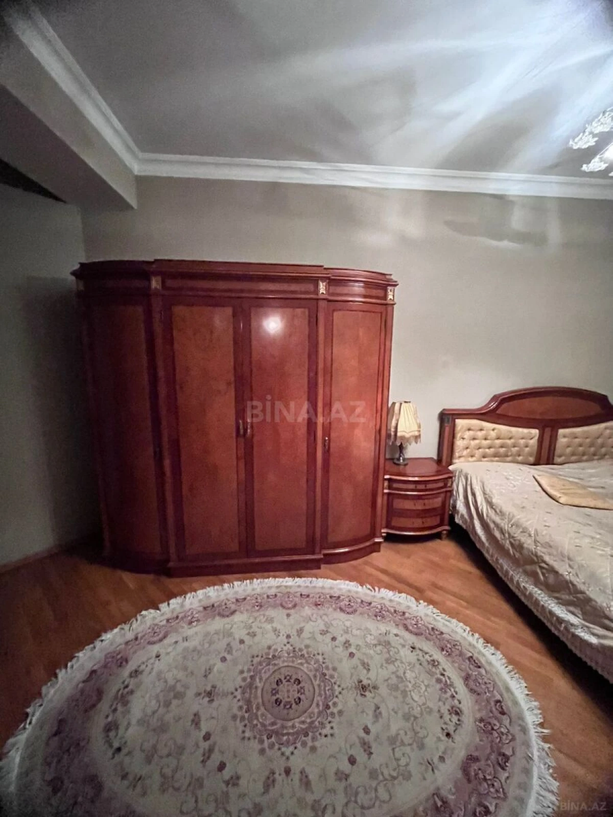 Satılır 4 otaqlı mənzil 191 m²