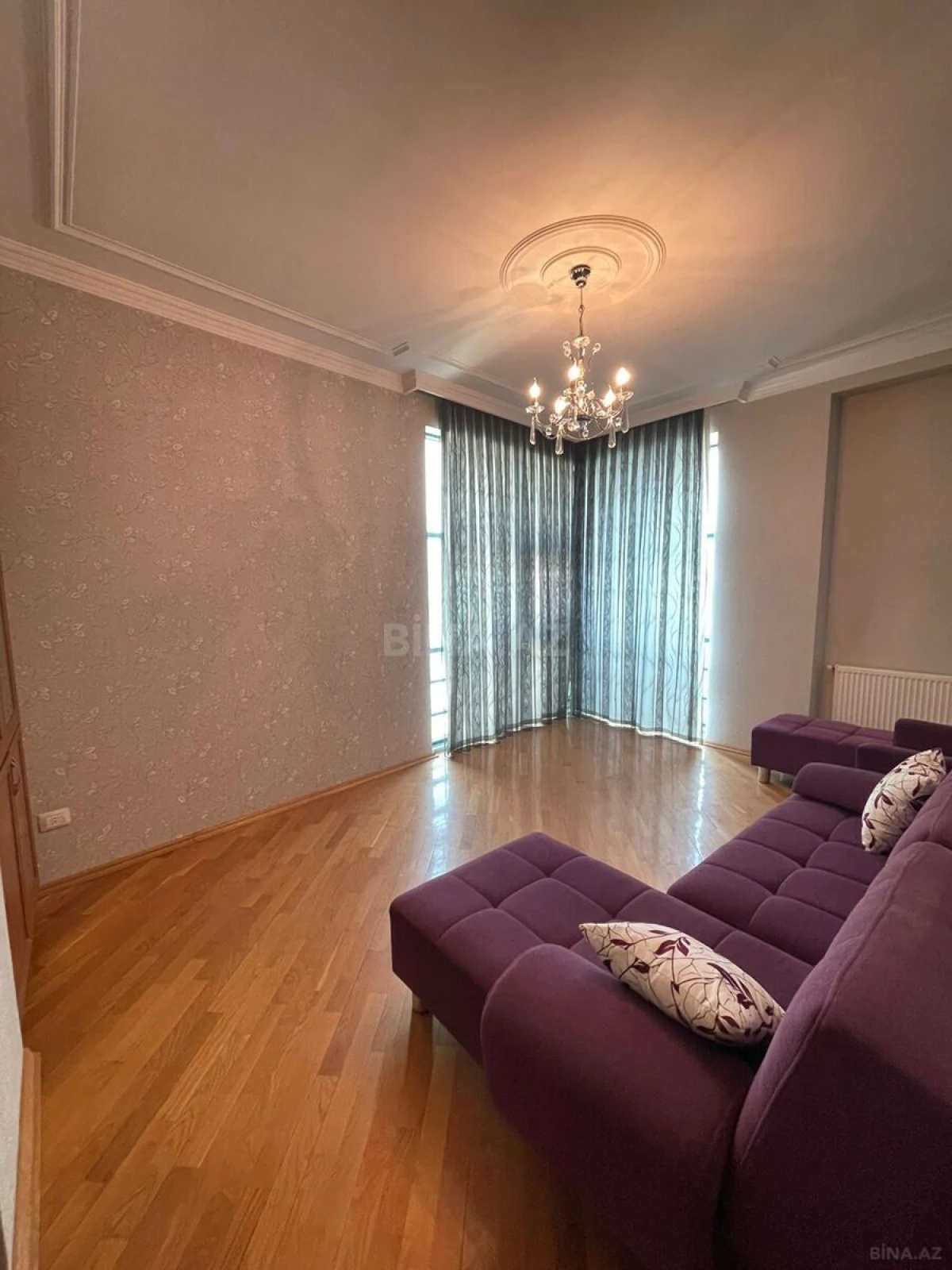 Kirayə verilir 4 otaqlı mənzil 200 m²