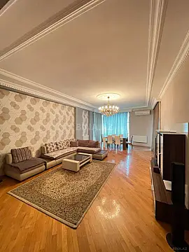 Kirayə verilir 4 otaqlı mənzil 200 m² — Bakı, İnşaatçılar 4 otaq 200.00 m²