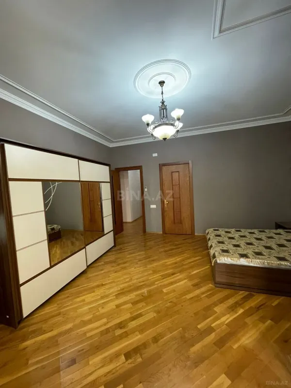 Kirayə verilir 4 otaqlı mənzil 200 m²