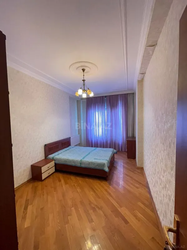 Kirayə verilir 4 otaqlı mənzil 200 m²