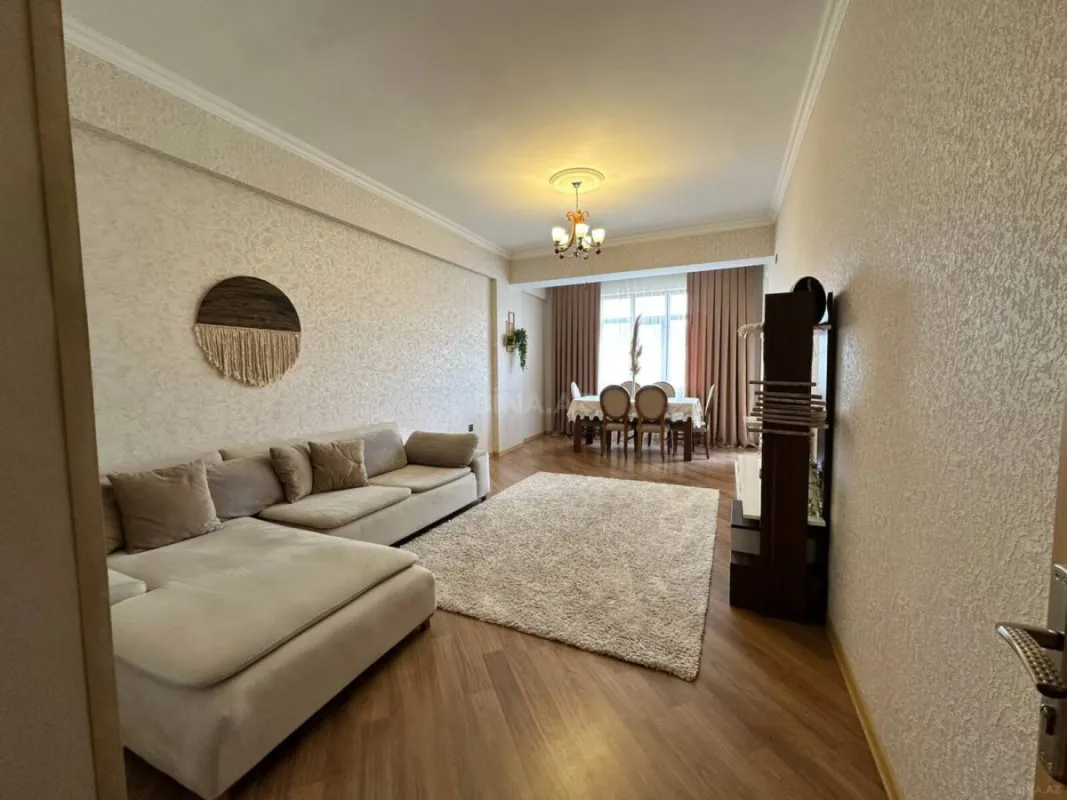 Satılır 3 otaqlı mənzil 117 m²