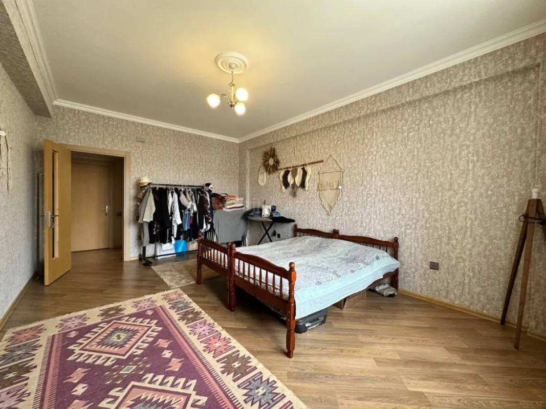 Satılır 3 otaqlı mənzil 117 m²