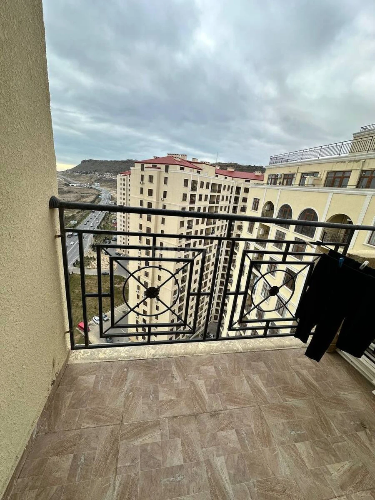 Satılır 3 otaqlı mənzil 117 m²