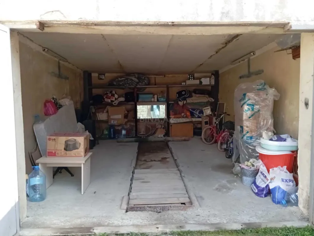 Satılır qaraj 25 m²