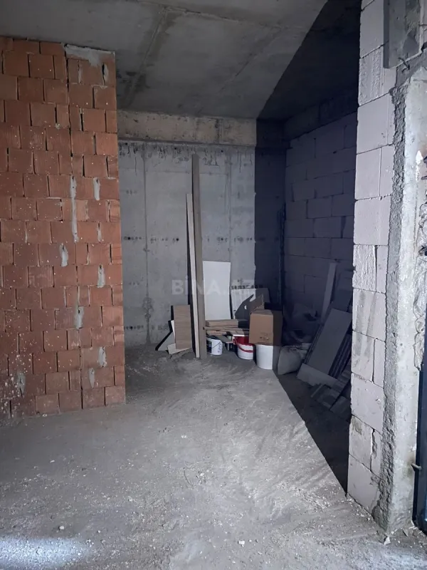 Satılır 1 otaqlı mənzil 66.4 m²